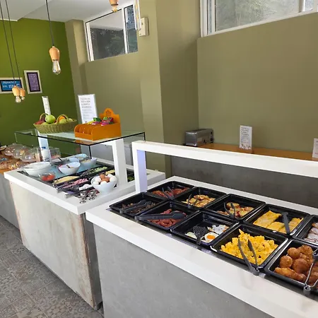 Osiris And Szálloda