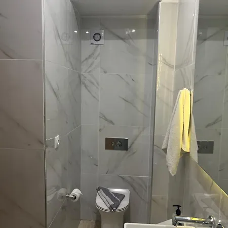 Osiris And Hotel 3*