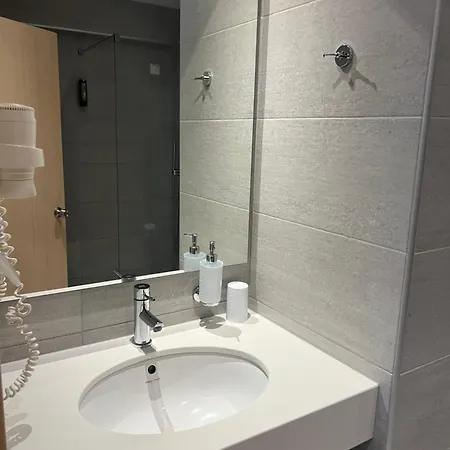 Отель Osiris And 3*