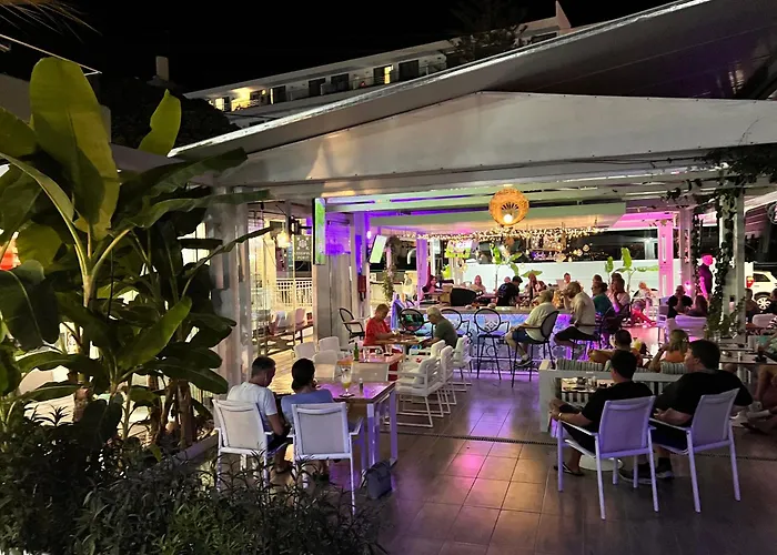 Osiris And מלון 3*